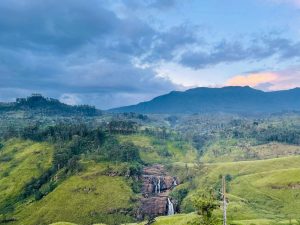Sri Lanka hill country tours tea plantations photo